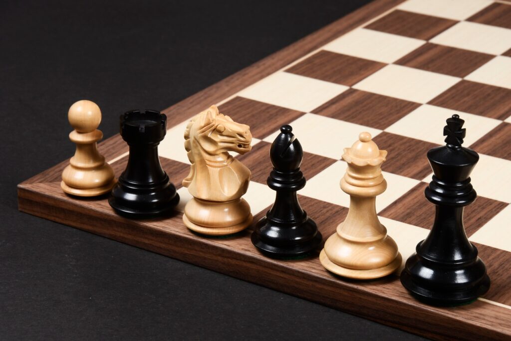 How to Set Up a Chessboard - Step by Step - Chessbazaar's Guide