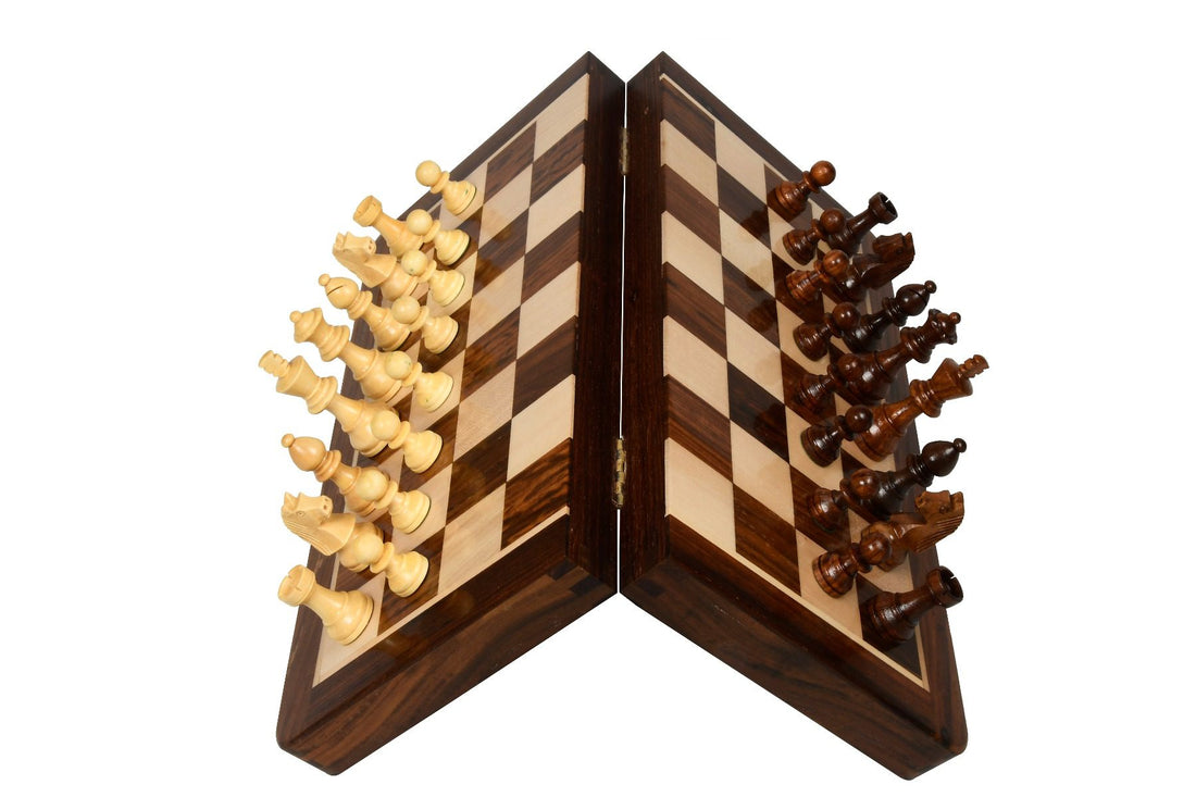 Why Should You Take a Travel Chess Set While Traveling With Friends or Family?