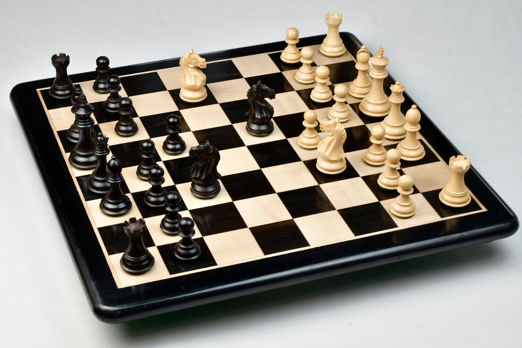 Fierce Knight Chess Pieces in Ebonized/Boxwood With Board & Box- 3.5" King