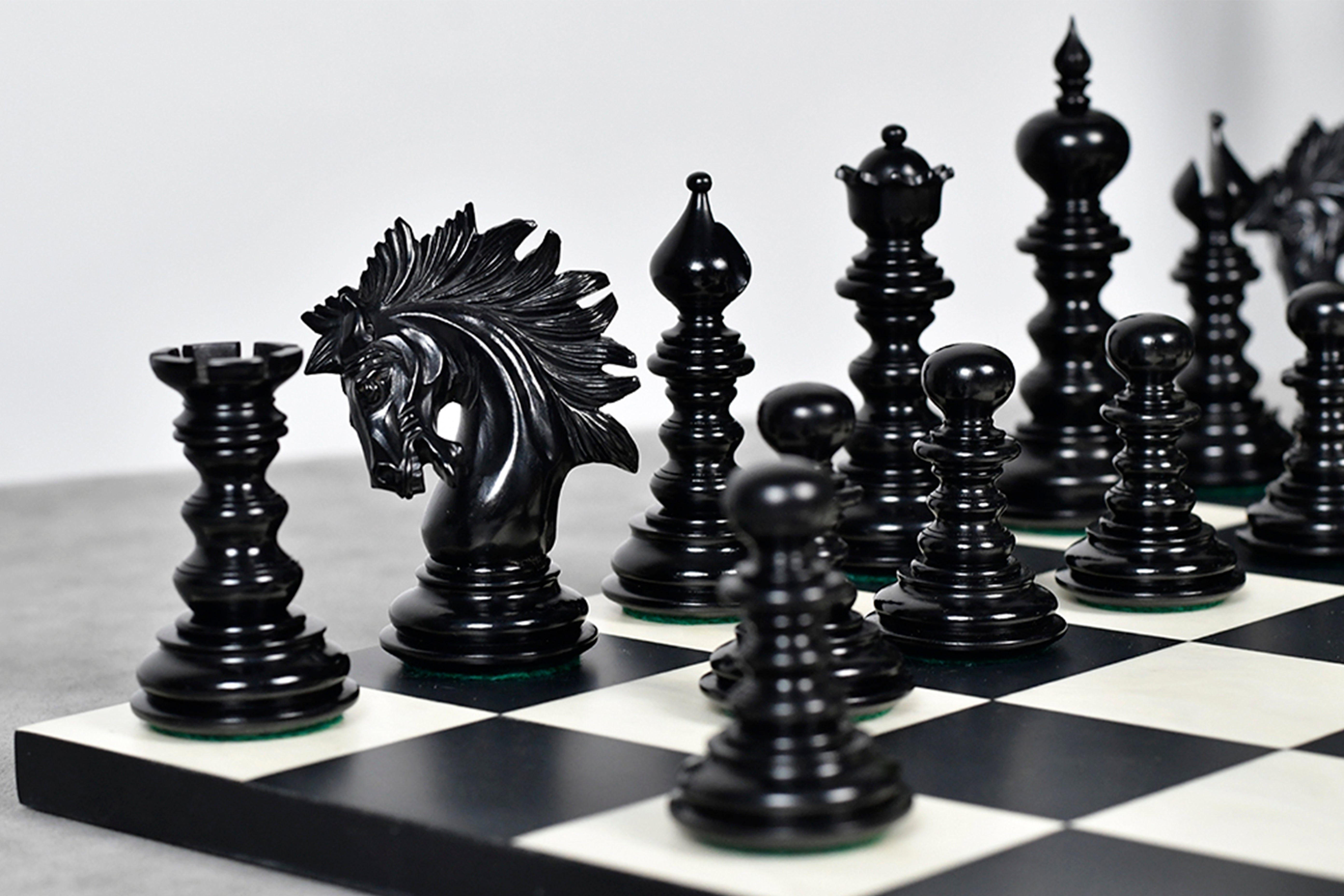 The St. Petersburg Luxury Artisan Series Chess Pieces in Ebony / Boxwood - 4.3" King with Storage Box