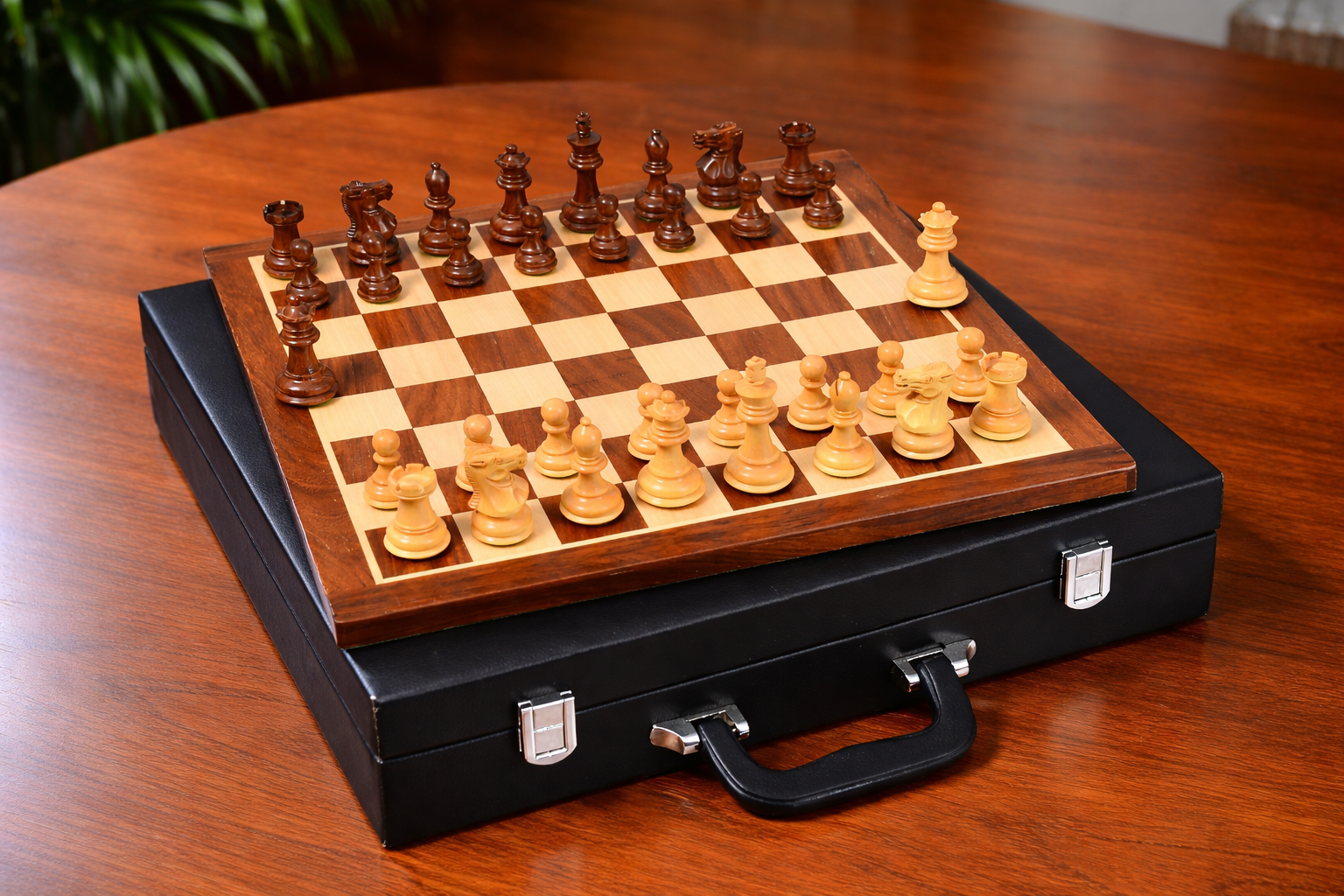 The Collector Staunton Chess Set in Sheesham/Boxwood - 2.6" King with Board & Box