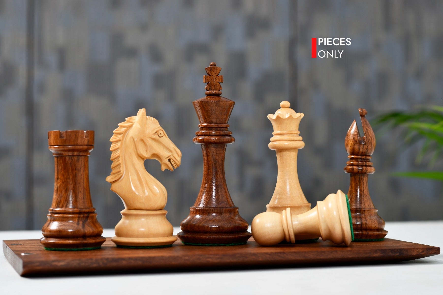 Derby Knight Staunton Weighted Chess Pieces in Sheesham & Boxwood - 4.1" King