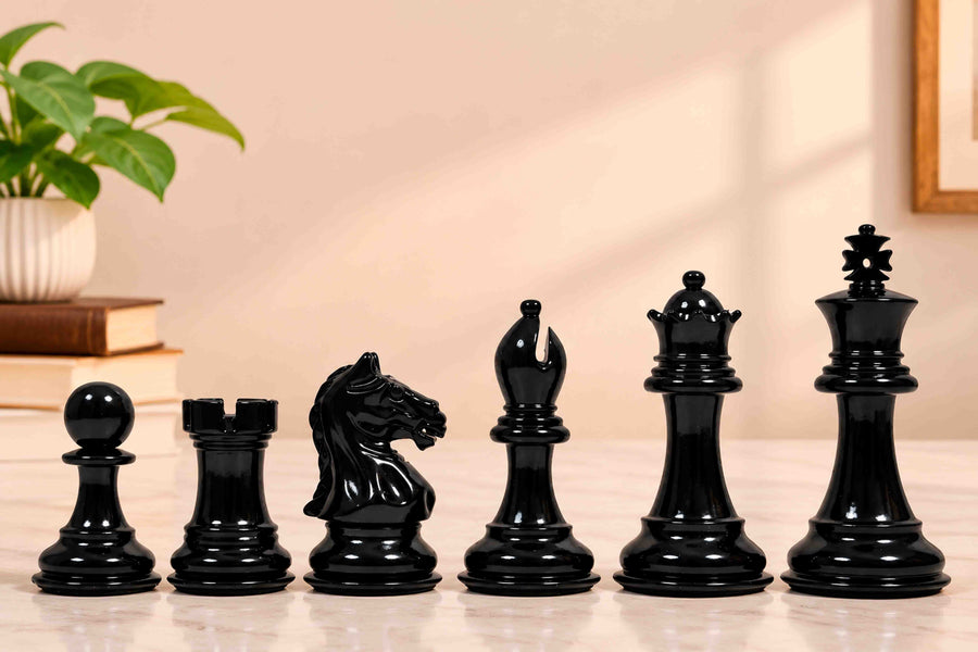 Chess Pieces in Black & White Painted Boxwood (3.5" King) - Slightly Imperfect