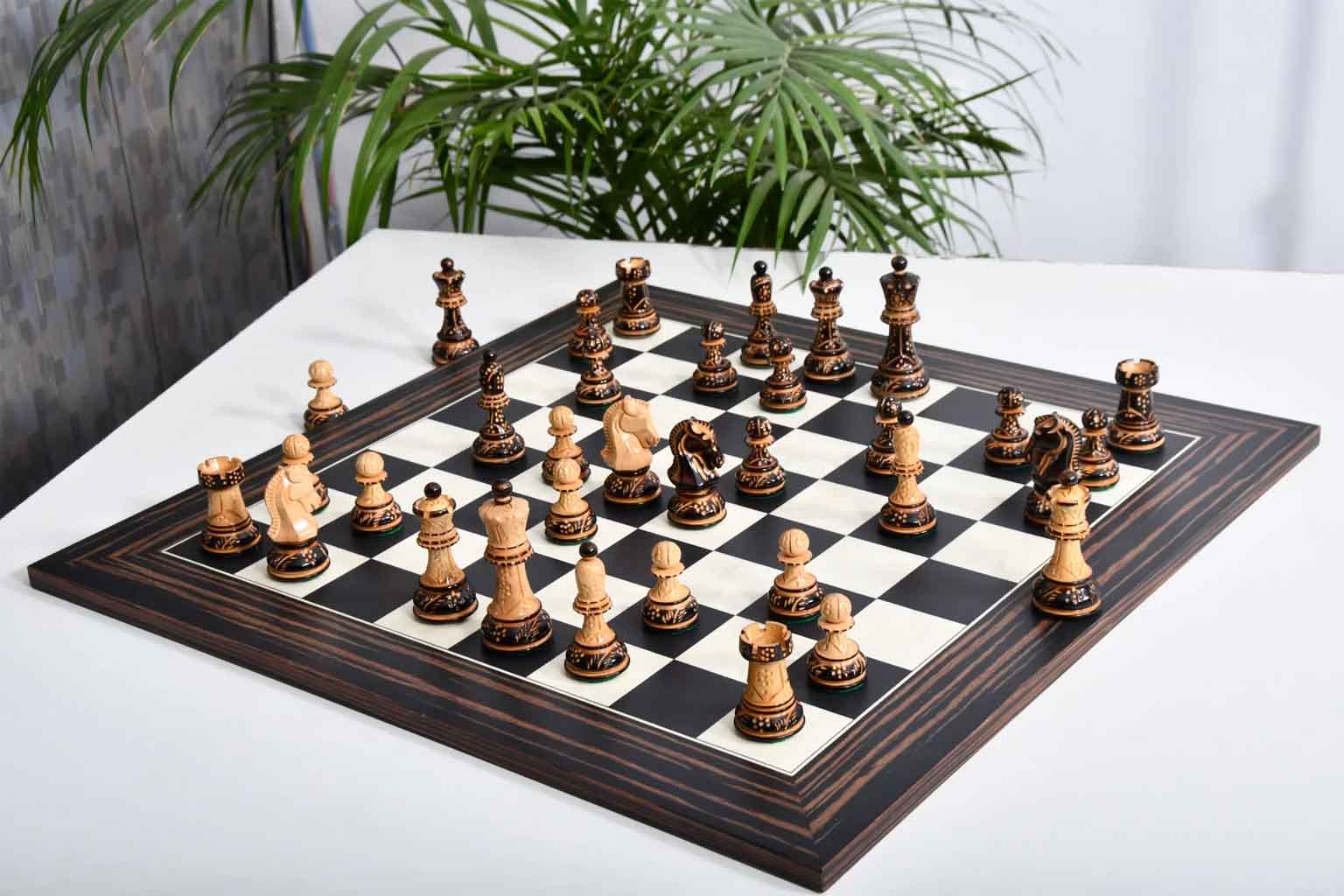 1950 Dubrovnik Bobby Fischer Chess Set Lacquered Boxwood 3.7