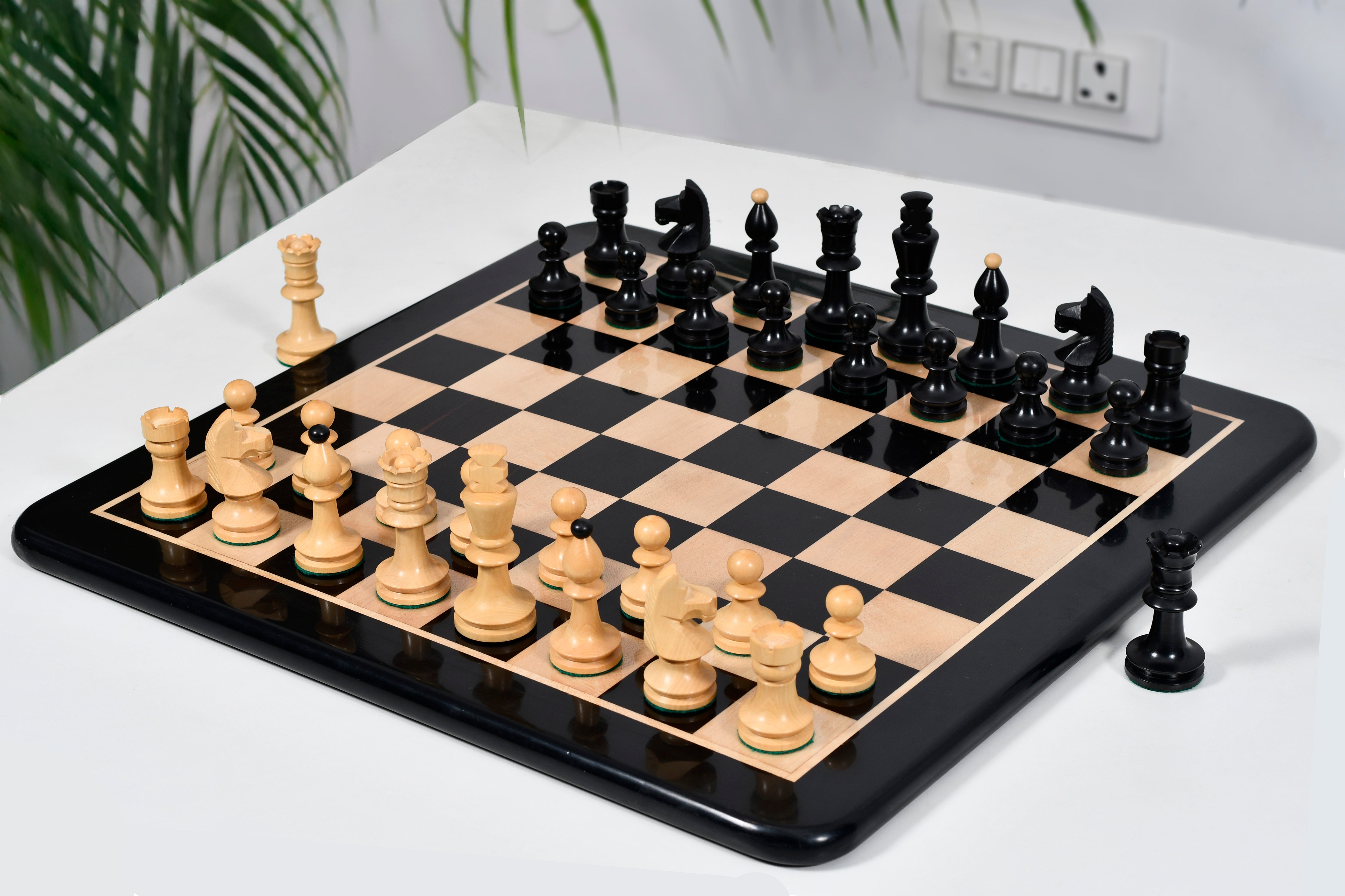 Repro Romanian-Hungarian National Tournament Pieces in Ebonized/Boxwood King with Board - 3.8"