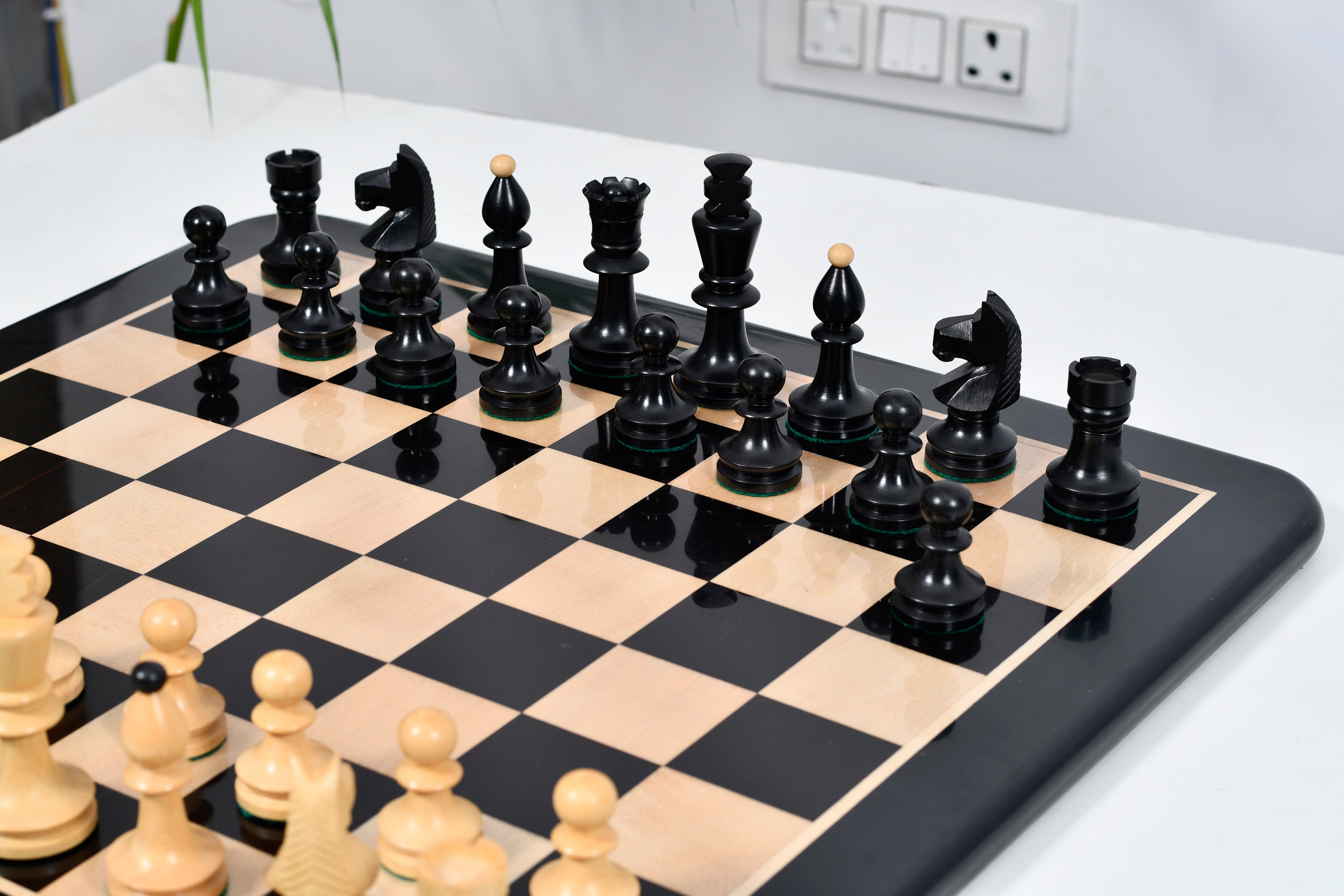 Repro Romanian-Hungarian National Tournament Pieces in Ebonized/Boxwood King with Board - 3.8"