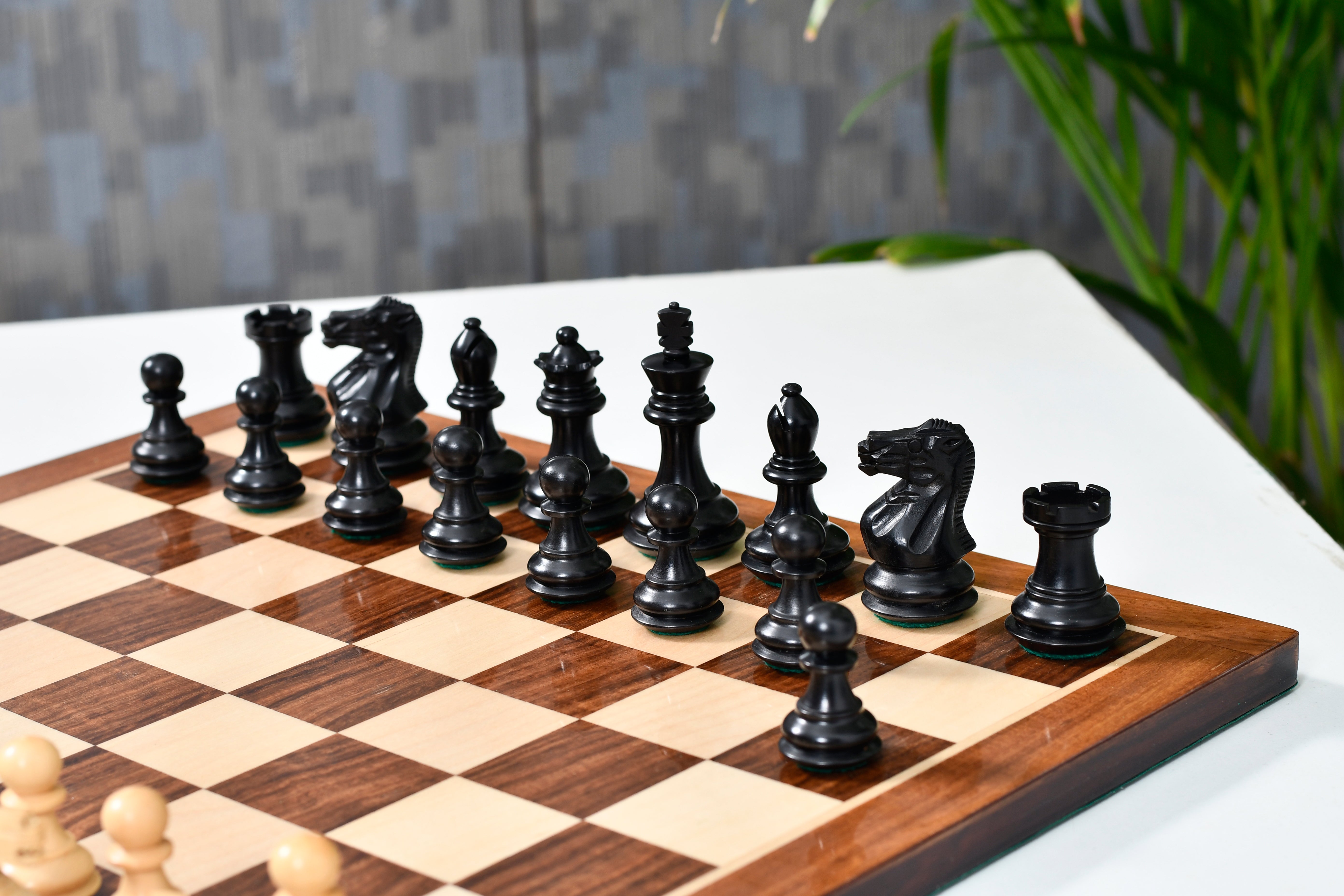 The Collector Series Handcarved Staunton Chess Pieces in Ebonized Boxwood & Natural Boxwood - 2.6" King