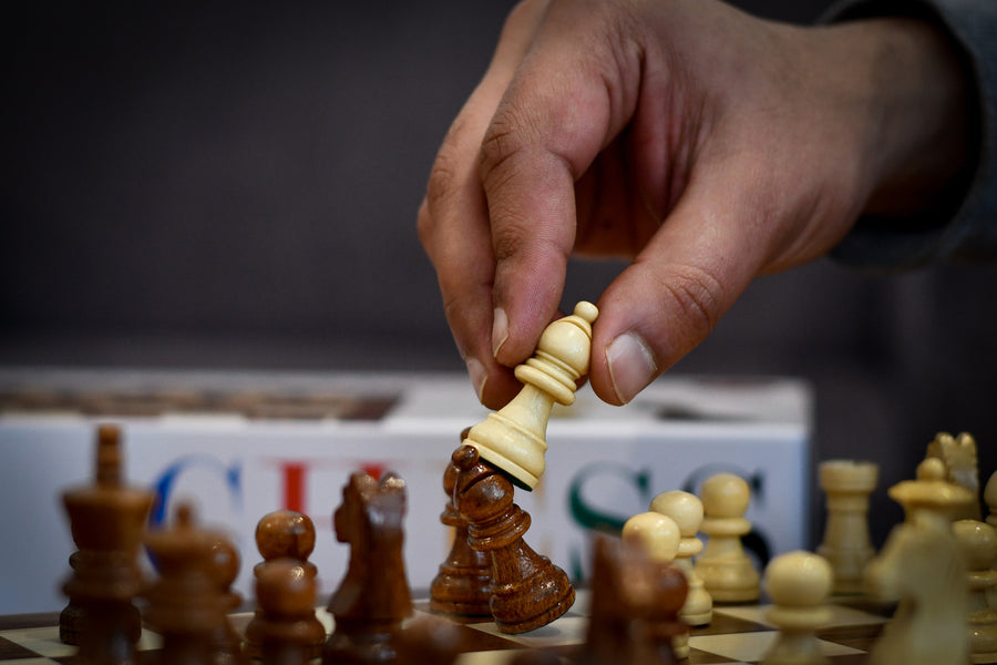 Travel Folding Magnetic Lacquer Chess Set in Sheesham & Maple 12"