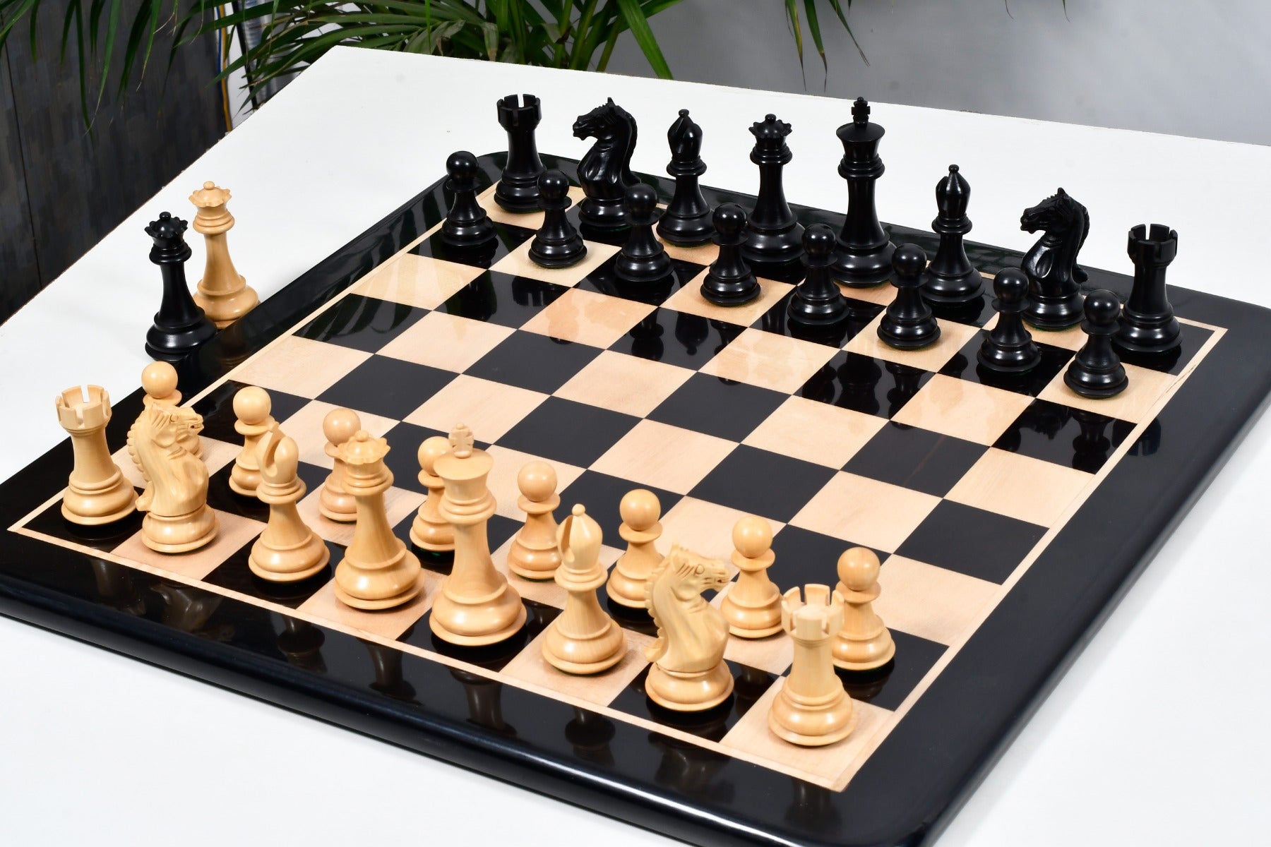 Fierce Knight Chess Pieces in Ebonized/Boxwood - 4.0" King with Board