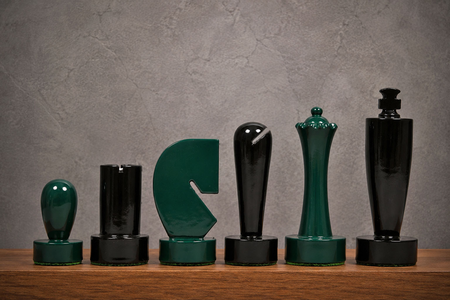 Berliner Minimalist Chess Pieces Green & Black Painted Wood 3.7"- King