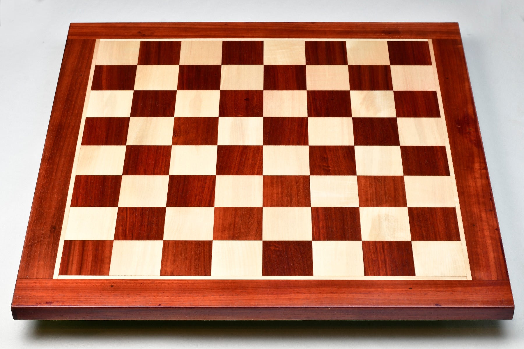 Sher-E-Punjab Chess Pieces in Bud Rose Wood/Boxwood With Board & Box- 4.6" King