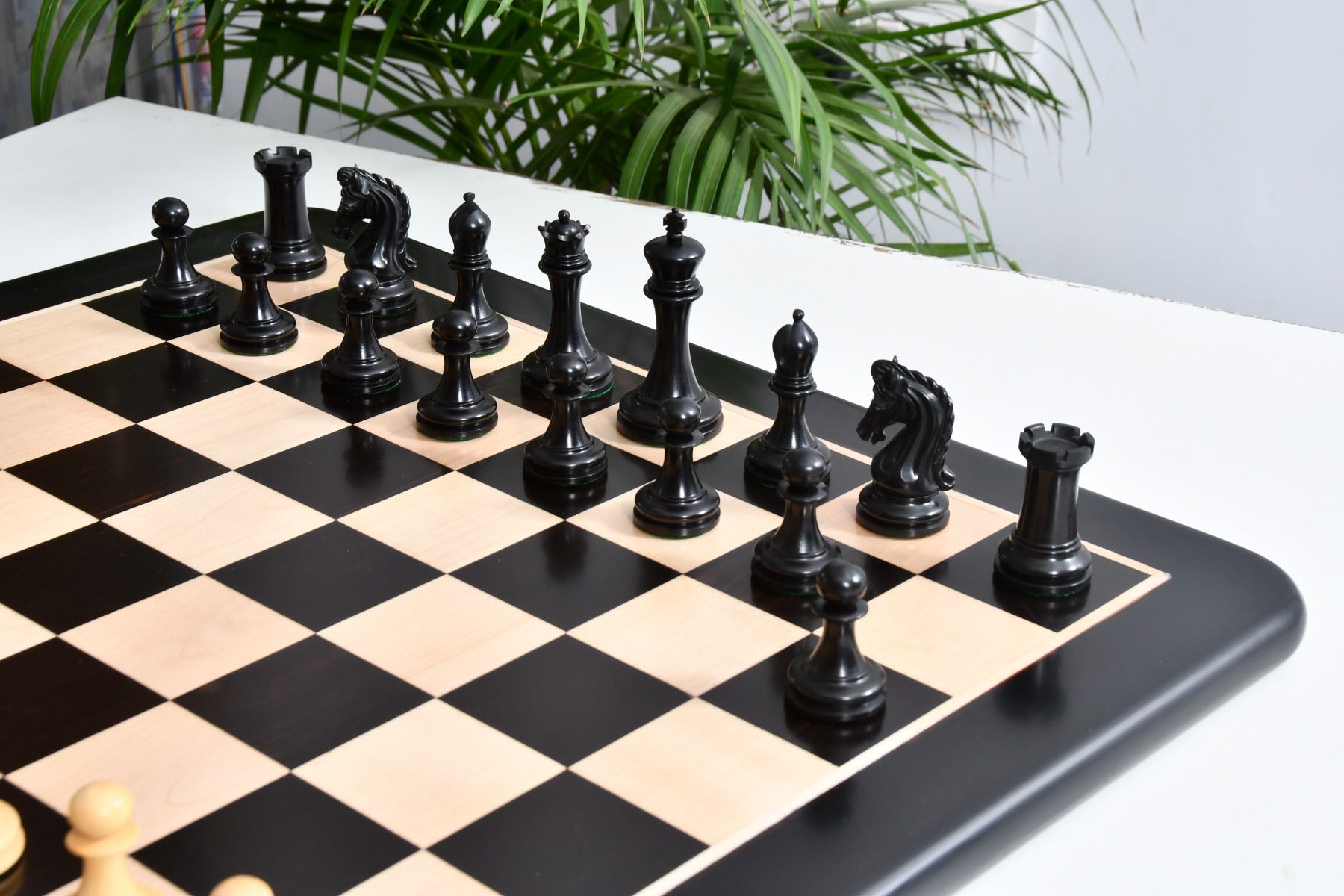 Imperial Collector Series Chess Set V2.0 in Ebony/Boxwood with Board - 3.75" King