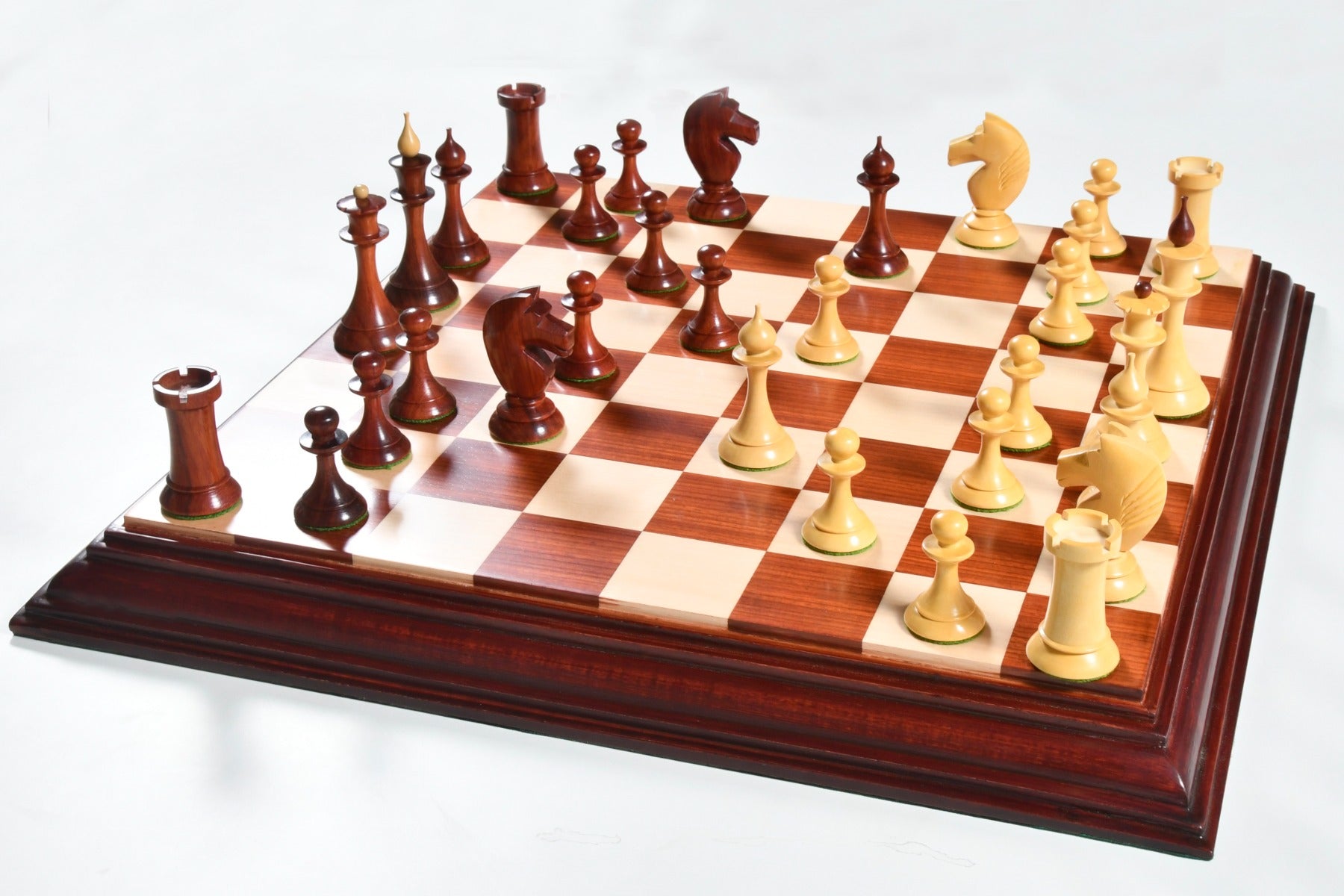 1950s Soviet Latvian Chess Pieces Bud Rosewood & Boxwood 4.1