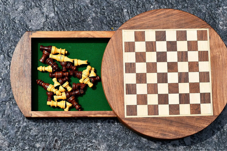 Travel Round Magnetic Chess Set in Sheesham & Maple Wood 9"