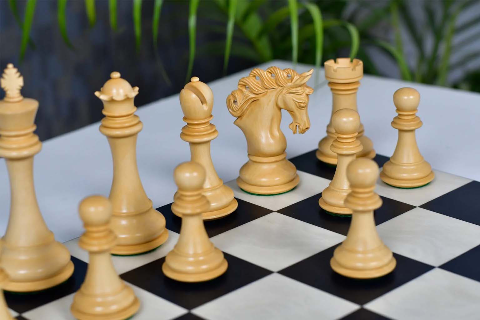 Pegasus Artisan Chess Set in Ebony Boxwood 4.5" King with Veneer Board