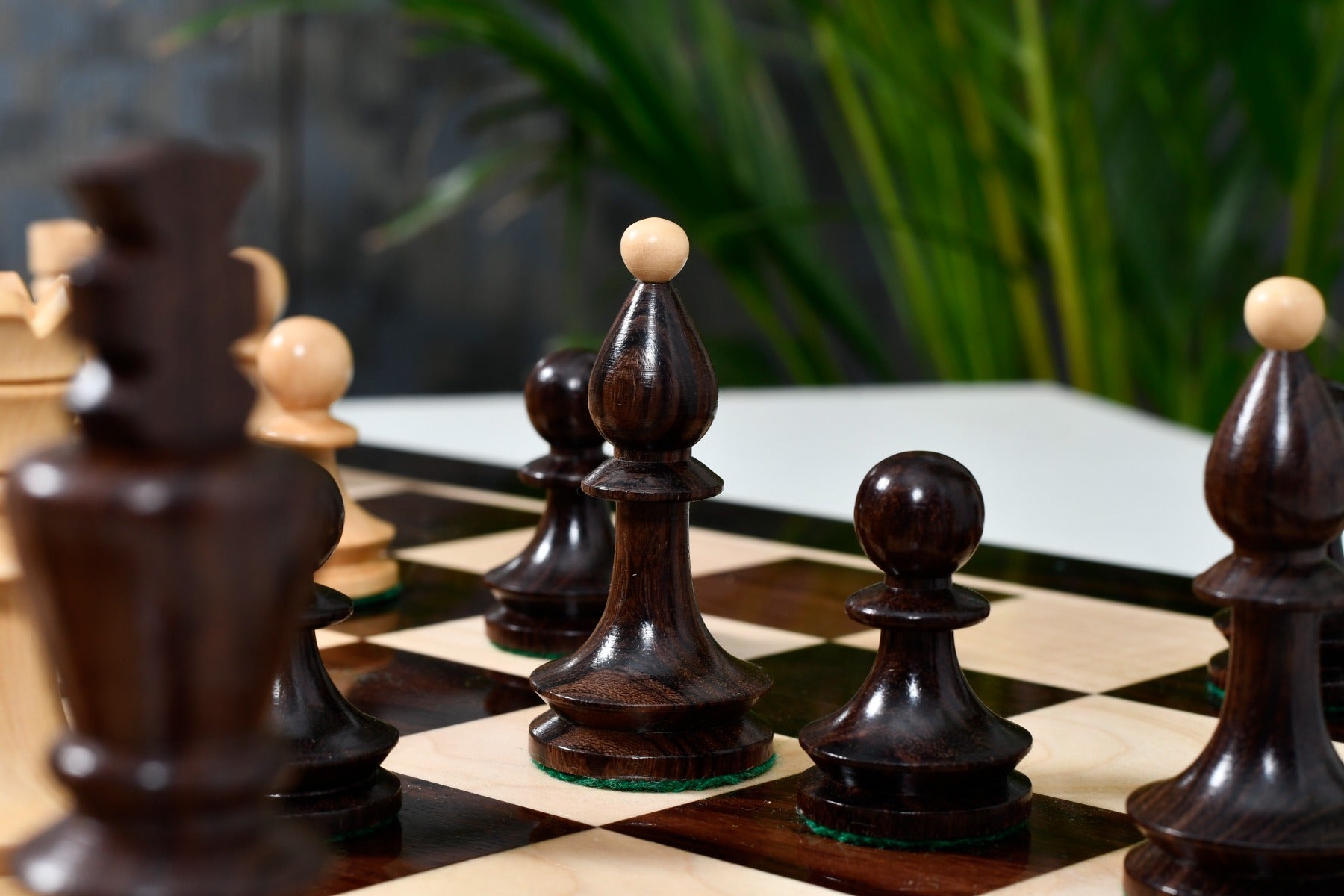 The Smokey Staunton Series Chess Pieces in Rosewood & Boxwood - 3.8" King